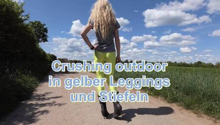 Crushing outdoors in yellow leggings - Crushing outdoor in gelber Leggings
