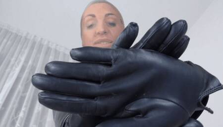 Una sadica in incognito - An undercover sadist ( 1 PART MP4 - MOBILE VERSION )