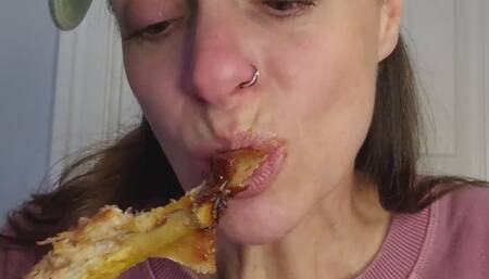 Sasha Eats Ribs (LickThisRN)