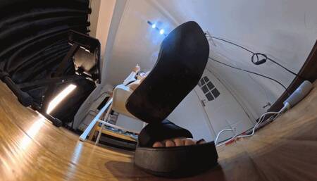 The 8K VR360 MARTINA black thick-soled sandals humiliated the fans1