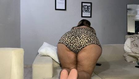 Elisa Slaying With Some Of Her Longest Farts!