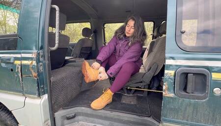 timberland boots without socks hiking in the forest avi