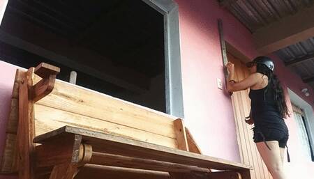 But what a smell these Vannesa (7) stockings and feet have!