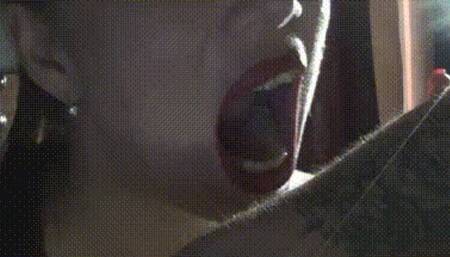 Strong biting of fingers and hands tf