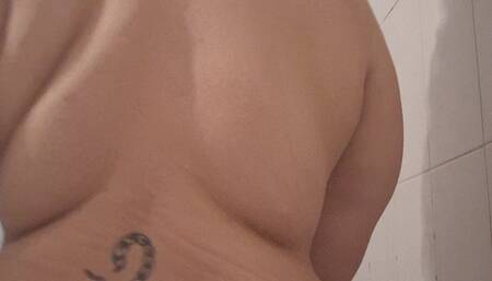 BBW SHOWERING VOYEUR CAM