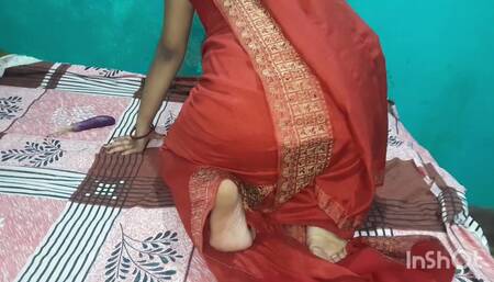 Desi bhabhi video bhabhi Akele Mein maja Le rahi hai desi bhabhi