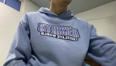 TWINK WANKING HIS DICK AFTER CLASSES