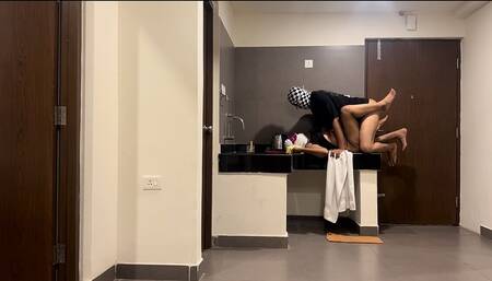 Besharam Bhabhi Invited Her Lover and Fucked by Him at the Kitchen