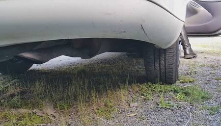Angry itch boot revving