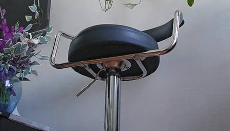 Balbina Big Feet Goddess in Pantyhose and Stilettos