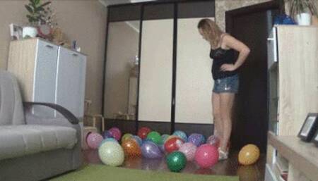 Smashing 25 balloons and trash with Birkenstock sandals and vacuum them v