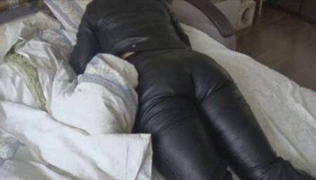Sexy ass in leather pants and masturbate