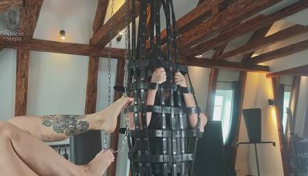 Cage Lift Control - Foot-Dominated Power Play