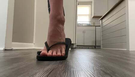 Flip Flop Modeling and Dangling Natural Toes