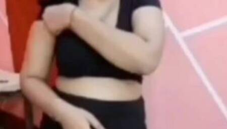 Gouthami reddy manthena having navel show at home showing milky boobs video viral