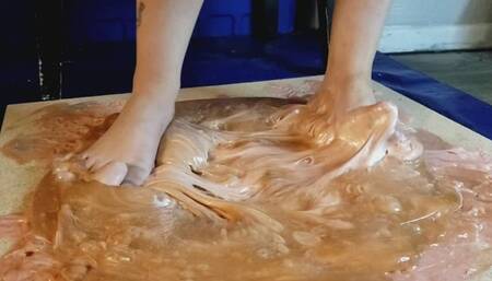 Gray Jane Mega Stuck Barefoot