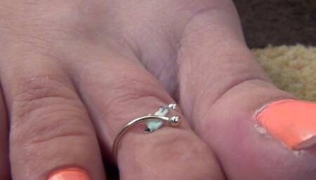 Admire Your Giant Girlfriends Smelly Toes!