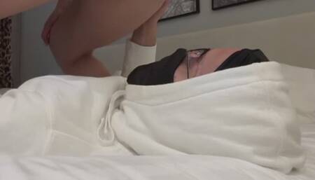 Letting a slave sniff my stinky farts