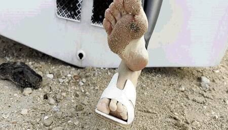 I lost my shoe while walking -16 MP4