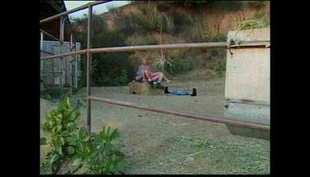 Innocent Young Lady Was Overwhelmed by the Licking of Her Pussy, so She Was so Happy That She Ended up Fucking