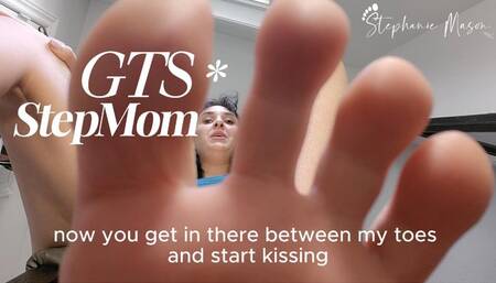 Gentle Giantess Step-Mom Foot Worship - POV
