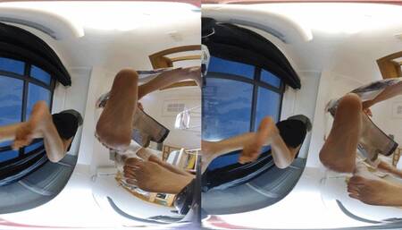 3DVR180 XINGGAN ANNA MARTINA POV BAREFOOT CRUSH