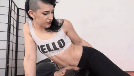 Aggressive belly smother #4 ( FEMALE DOM ) (WMV - MOBILE VERSION)