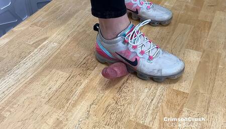 Leak for my Vapormax and AF1 s - Censored