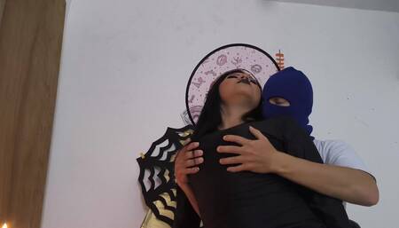 The witch's sexual allure: a ritual that unleashes intense and sexual passions on Halloween