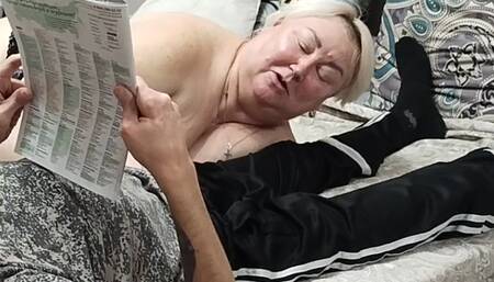 mother-in-law gives blowjob for a portion of sperm