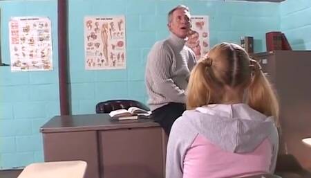 I lick the pussy of this young student