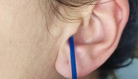 Ear Massage Ritual — Pulling, Squeezing & Detail Shots