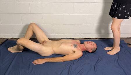 Double team trampling by Alice and Stitch (4k)