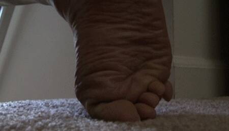 Noisy Flip Flops Phone Call, 1st