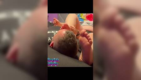 My Stepsister Stuffed My Mouth with Her Stinky Feet Again While She Played with My Cock