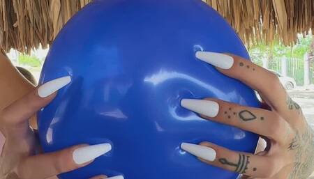 Anna & Mariya Pop Balloons - Real Scared Reactions