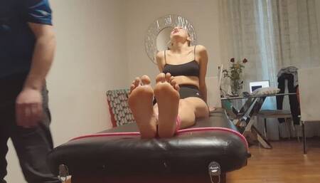Ginger Kate solleticata (Parte 2-Ai piedi)