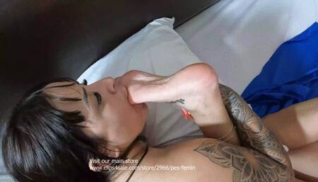 OLDER AND YOUNG WOMAN IN A VERY HOT FOOT LESBIAN WORSHIP