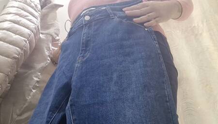 Nicoletta’s Trip to the Oversize Section: The Struggle to Squeeze Her Massive New Silhouette into the Biggest Jeans in the Store 720HD