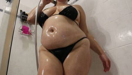 Chubby Bikini Shower [MOV]