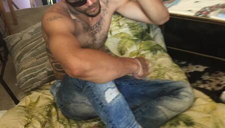Malefootflava Lightskin Crazy TW's feet get to experience to foottease and Worship Tease