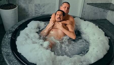 Betrayal in the Jacuzzi: Heavyhitterboxer’s Savage Battle K.O