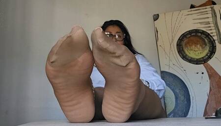 The absolute Queen of the Big Feet in Pantyhose by Balbina