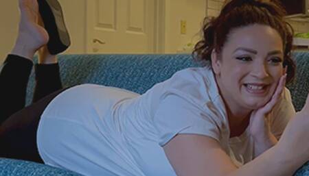 Heavenly Goes 'Live' Shoeplay and Heel Popping Tease - mobile