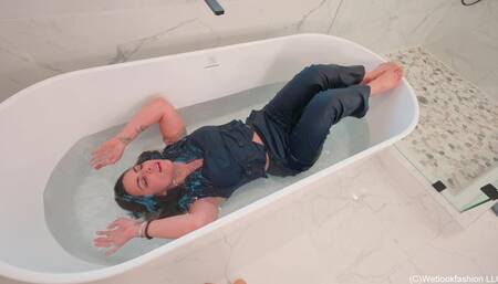 Reina Is All Business in the Shower and Bathtub