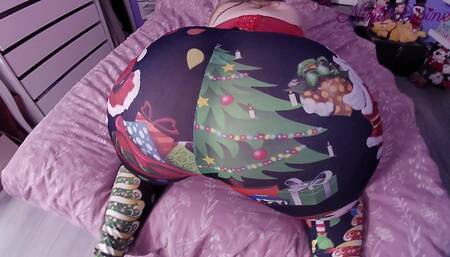Try the magic of Christmas to make a big natural ass appear and be happy!