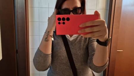 The toilet is occupied! 4K avi