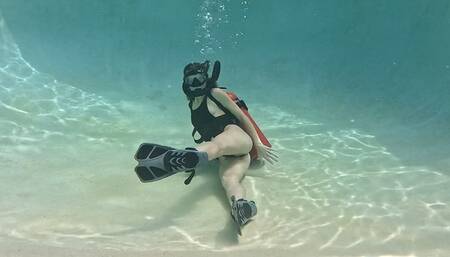 Vintage Scuba Masterbation Peril with Nathalia