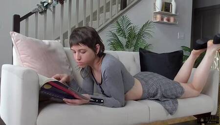 Reading and Shoeplay Tease featuring Melancholic (Remastered) - 720 mp4