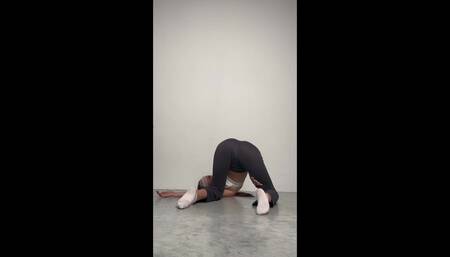 perfect women teasing u yoga
